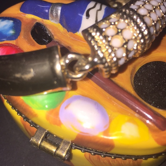 3/$15  🌺STUNNING WHITE PAVED BRACELET - Picture 2 of 8